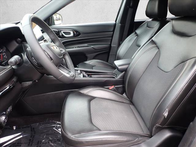 Used 2023 Jeep Compass Latitude w/ Convenience Group AWD/4WD image 12