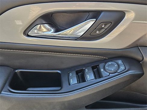 Used 2020 Chevrolet Traverse LT w/ LT Premium Package image 33