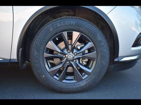 Used 2017 Nissan Murano SV w/ Premium Plus Package image 35