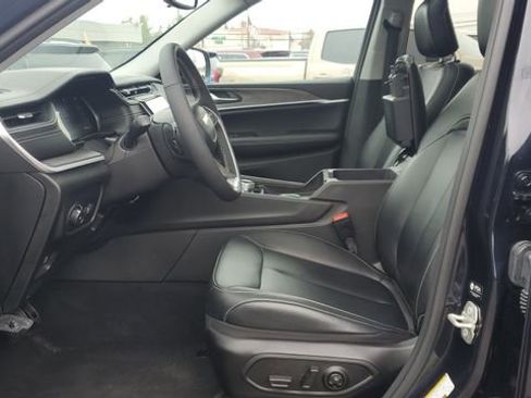 Certified 2023 Jeep Grand Cherokee Limited image 5