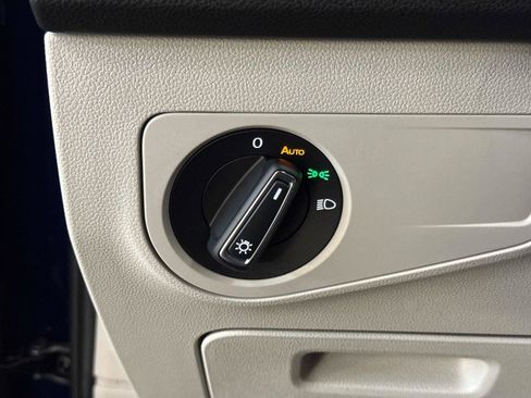 Certified 2022 Volkswagen Tiguan SE image 29