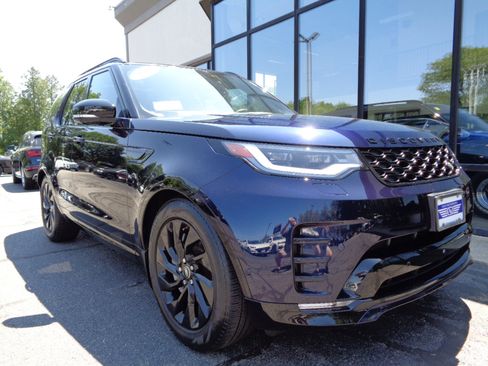 Used 2023 Land Rover Discovery S R-Dynamic image 3