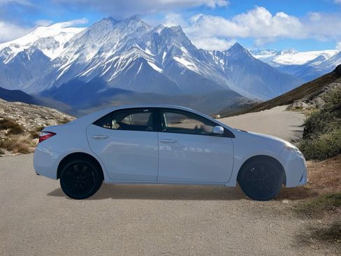 Used 2016 Toyota Corolla LE image 7