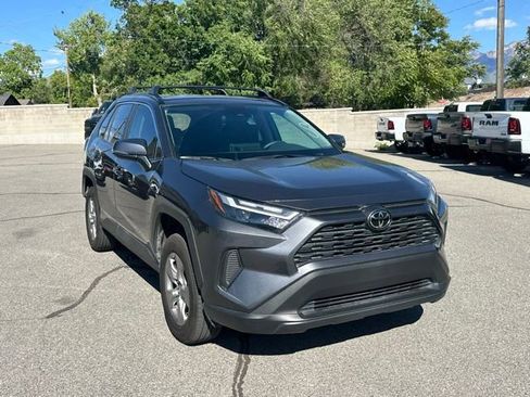 Used 2025 Toyota RAV4 XLE AWD/4WD image 11