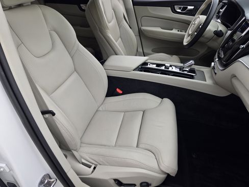 Used 2023 Volvo XC60 B5 Ultimate w/ Climate Package image 22