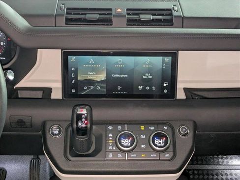 Used 2024 Land Rover Defender 110 S image 16