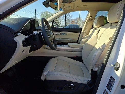 Certified 2023 Genesis GV70 2.5T w/ Select Package image 15