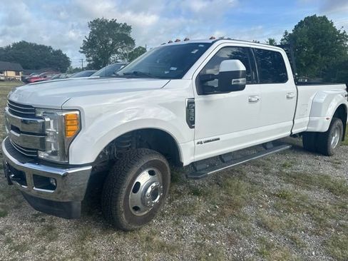 Used 2017 Ford F350 Lariat w/ Lariat Ultimate Package AWD/4WD image 6