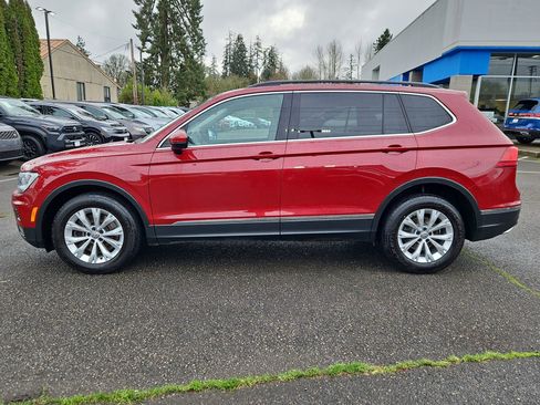 Used 2018 Volkswagen Tiguan SE image 2