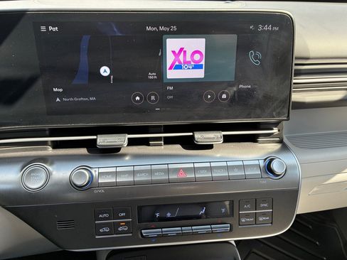 Used 2024 Hyundai Kona Limited AWD/4WD image 29