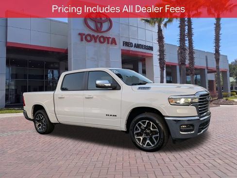 Used 2025 RAM 1500 Laramie AWD/4WD image 1
