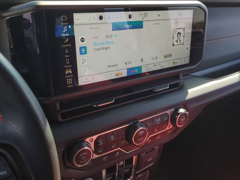 Used 2024 Jeep Wrangler Unlimited Rubicon 392 image 24