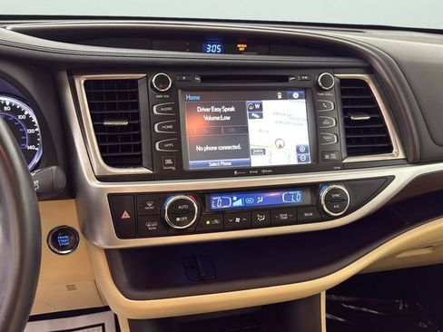 Used 2016 Toyota Highlander Limited w/ Driver Technology Package image 21