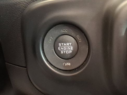 Used 2022 Jeep Wrangler Unlimited Rubicon w/ Xtreme Recon 35" Tire Package image 29