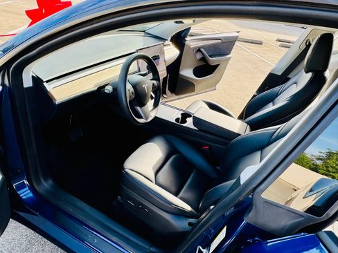 Used 2023 Tesla Model Y 2WD image 26