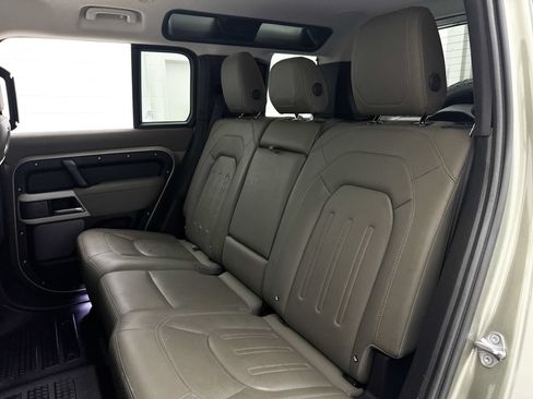 Used 2022 Land Rover Defender 110 SE AWD/4WD image 29