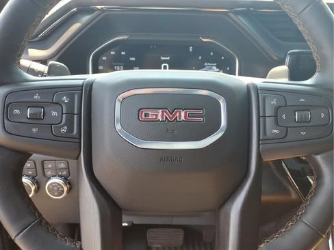 Used 2024 GMC Sierra 1500 AT4 w/ Technology Package AWD/4WD image 12