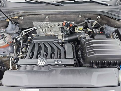 Used 2022 Volkswagen Atlas Cross Sport SEL R-Line AWD/4WD image 40
