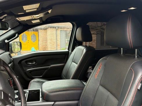 Used 2022 Nissan Titan PRO-4X w/ Pro-4x Convenience Package image 2