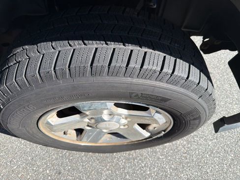 Used 2010 GMC Canyon SLE image 11