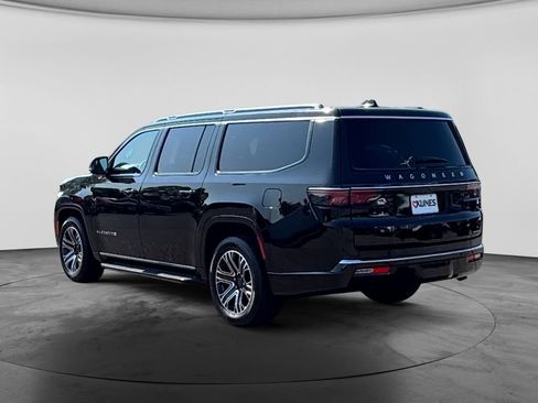 Used 2024 Jeep Wagoneer L Series II w/ Flexible Seating Group AWD/4WD image 8