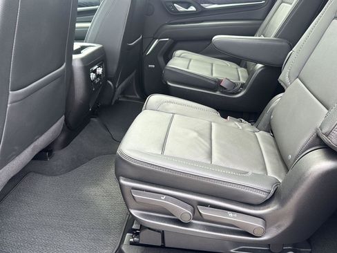 Used 2024 GMC Yukon XL Denali AWD/4WD image 45
