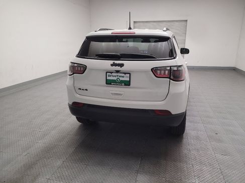 Used 2025 Jeep Compass Latitude w/ Convenience Group AWD/4WD image 7