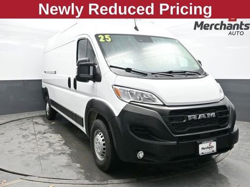 Used 2025 RAM ProMaster 2500 w/ Convenience Group FWD image 1