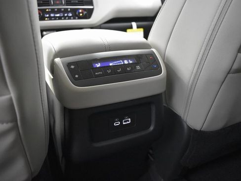 New 2025 Nissan Pathfinder SL image 31