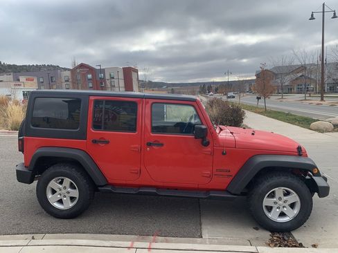 Used 2018 Jeep Wrangler Unlimited Sport S image 6