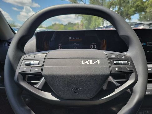 New 2026 Kia K4 FWD image 11