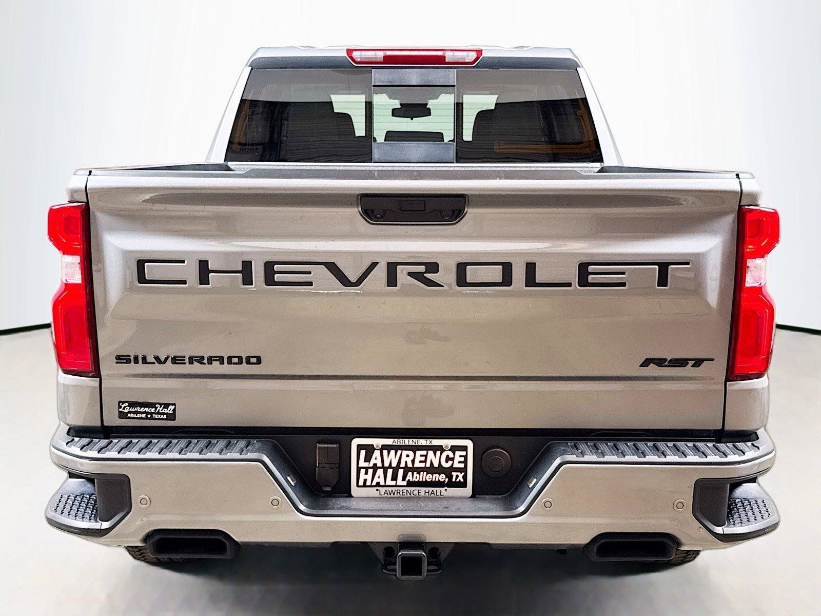 New 2026 Chevrolet Silverado 1500 RST w/ Dark Appearance Package AWD/4WD image 4