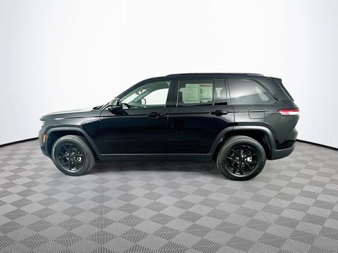 Certified 2024 Jeep Grand Cherokee Altitude AWD/4WD image 7