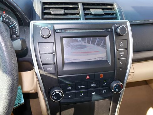Used 2015 Toyota Camry LE FWD image 18