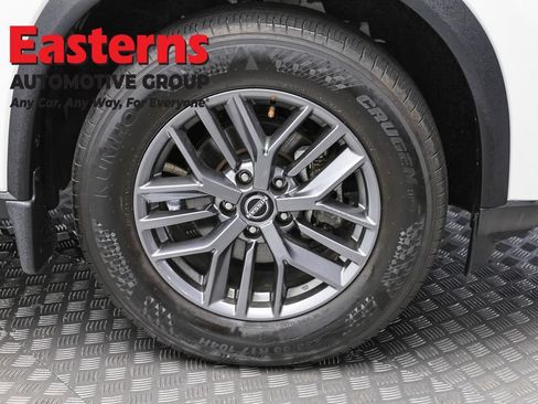 Used 2023 Nissan Rogue S AWD/4WD image 31