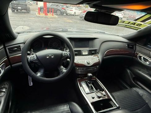 Used 2017 INFINITI Q70 3.7 w/ Technology Package image 8