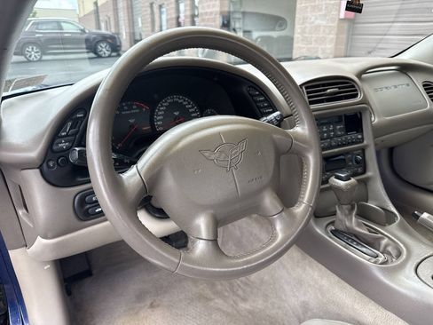 Used 2004 Chevrolet Corvette Convertible w/ Preferred Equipment Group RWD image 34