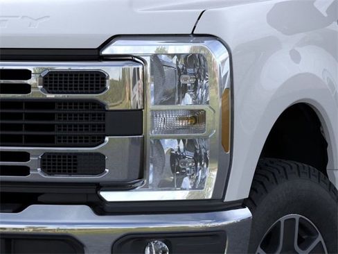 New 2025 Ford F250 XLT image 18
