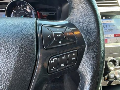 Used 2019 Ford Explorer XLT w/ Equipment Group 201A FWD image 23