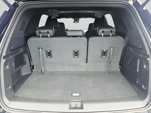 Used 2024 Chevrolet Traverse LT w/ Enhanced Driving Package FWD image 12