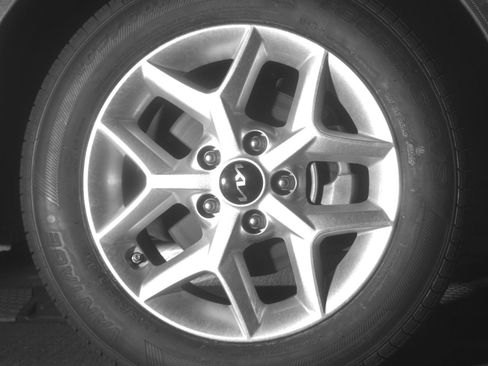 Used 2025 Kia Soul LX w/ LX Technology Package FWD image 13