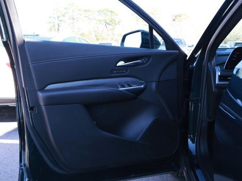 Used 2024 Cadillac XT4 Premium Luxury image 25