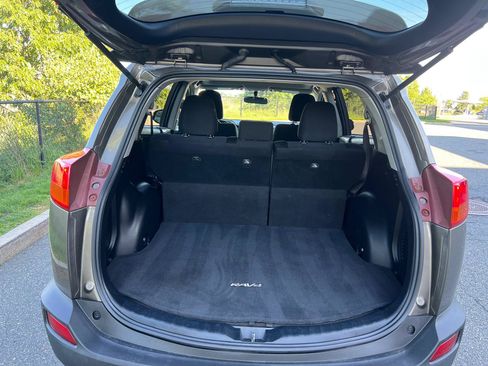 Used 2015 Toyota RAV4 XLE AWD/4WD image 8