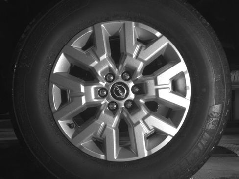 Used 2023 Nissan Frontier SV AWD/4WD image 13