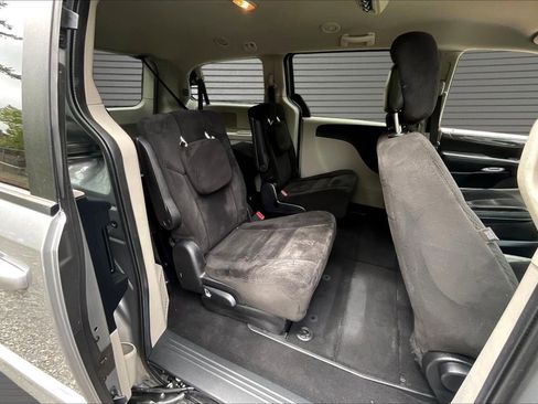 Used 2015 Dodge Grand Caravan SE w/ Quick Order Package 29E SE FWD image 24