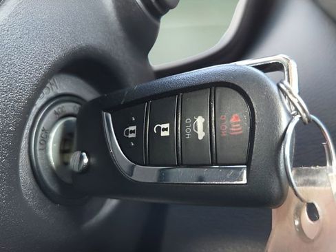 Used 2025 Toyota Corolla LE image 27