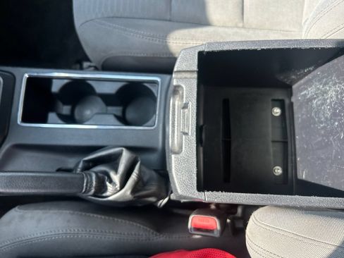 Used 2017 Toyota Tacoma SR AWD/4WD image 23