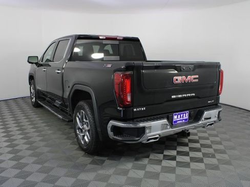 New 2026 GMC Sierra 1500 SLT image 25