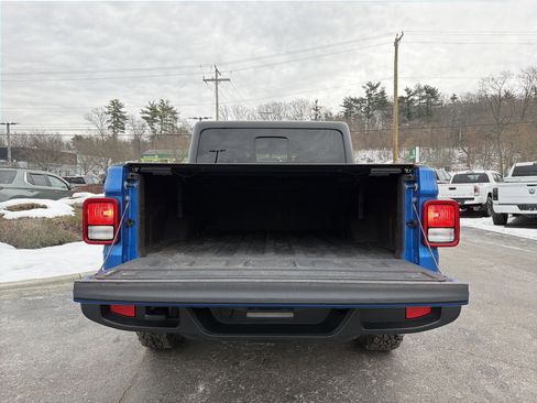Used 2023 Jeep Gladiator Willys image 29