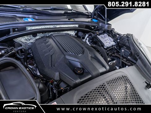 Used 2023 Porsche Macan Turbo image 43